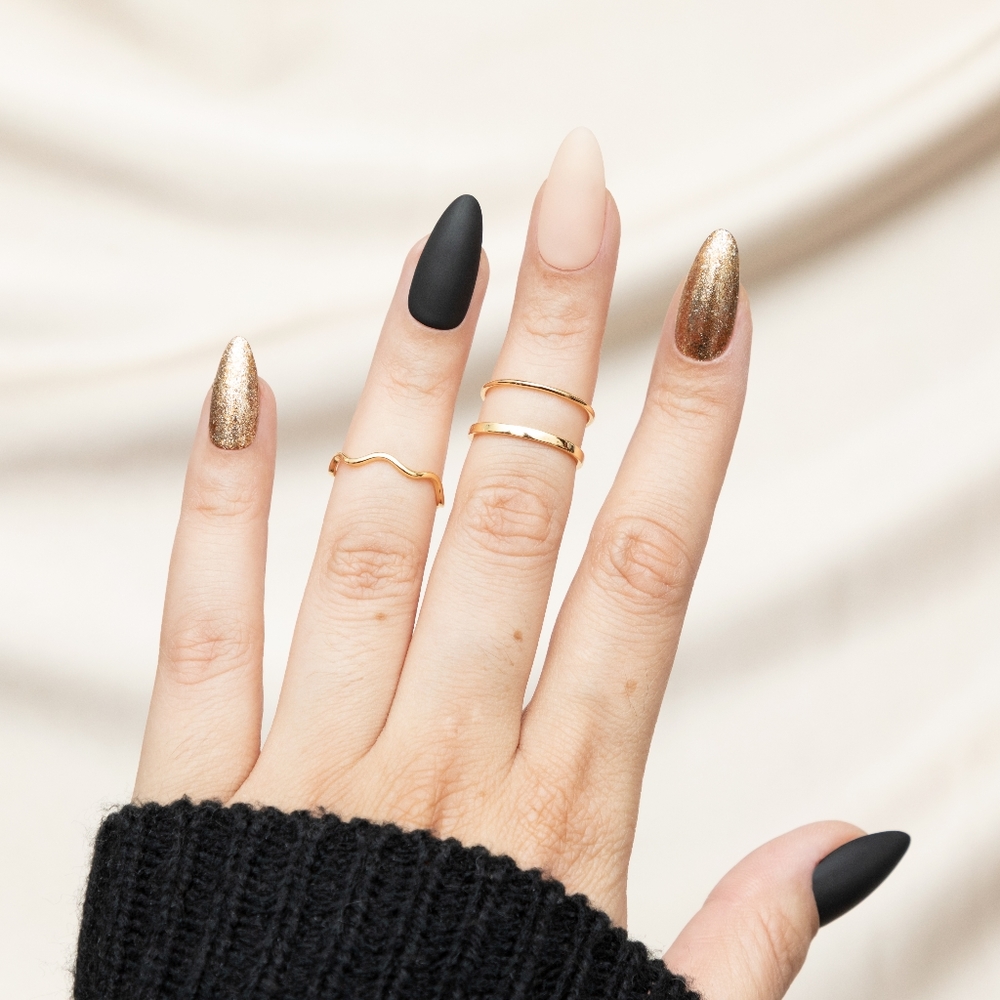 🌟 Night at the Opera, Handmade Nail Set - Picture 5 of 13